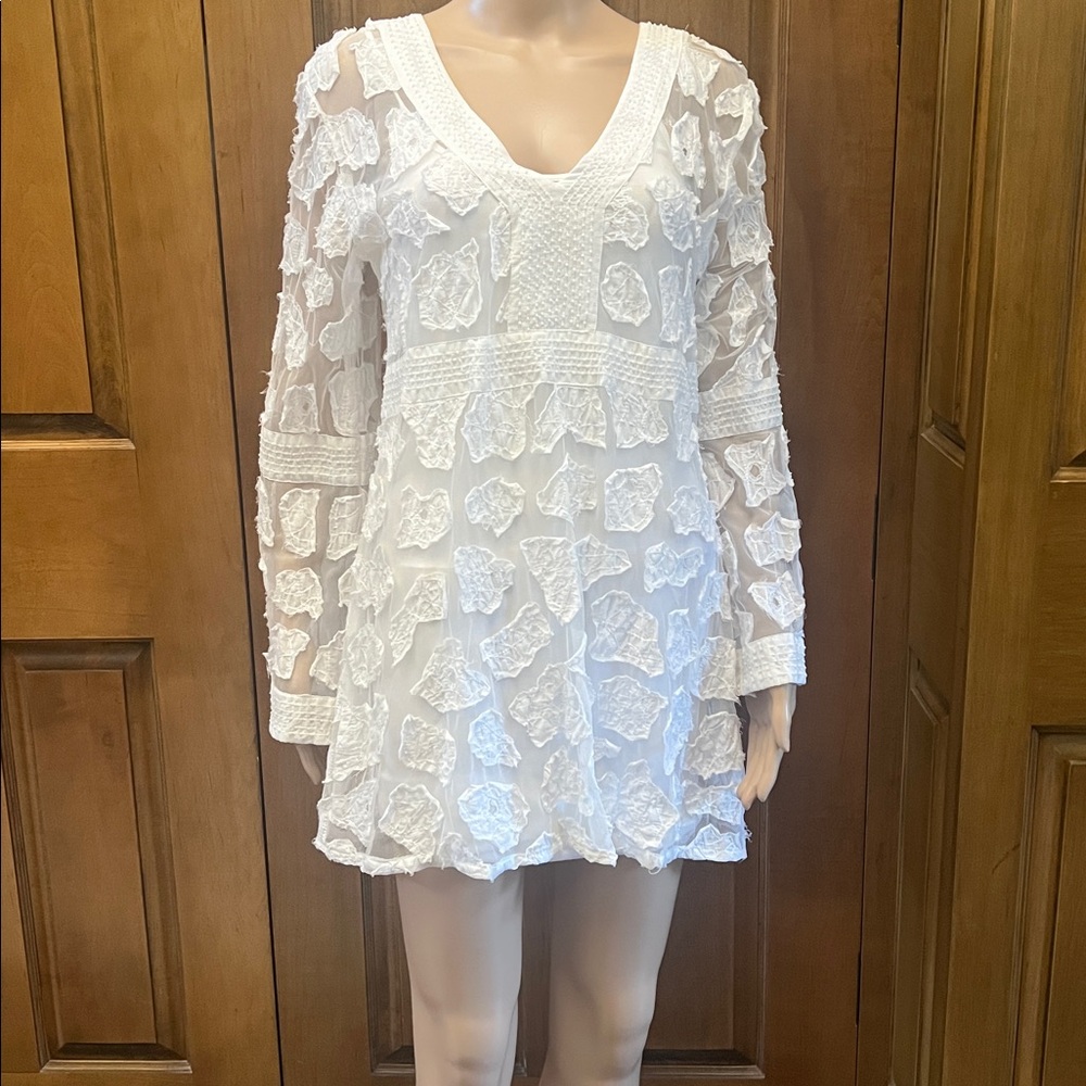 Letarte Fine White Lace Top. 30” long 17” pit to pit,  26” sleeves.  French